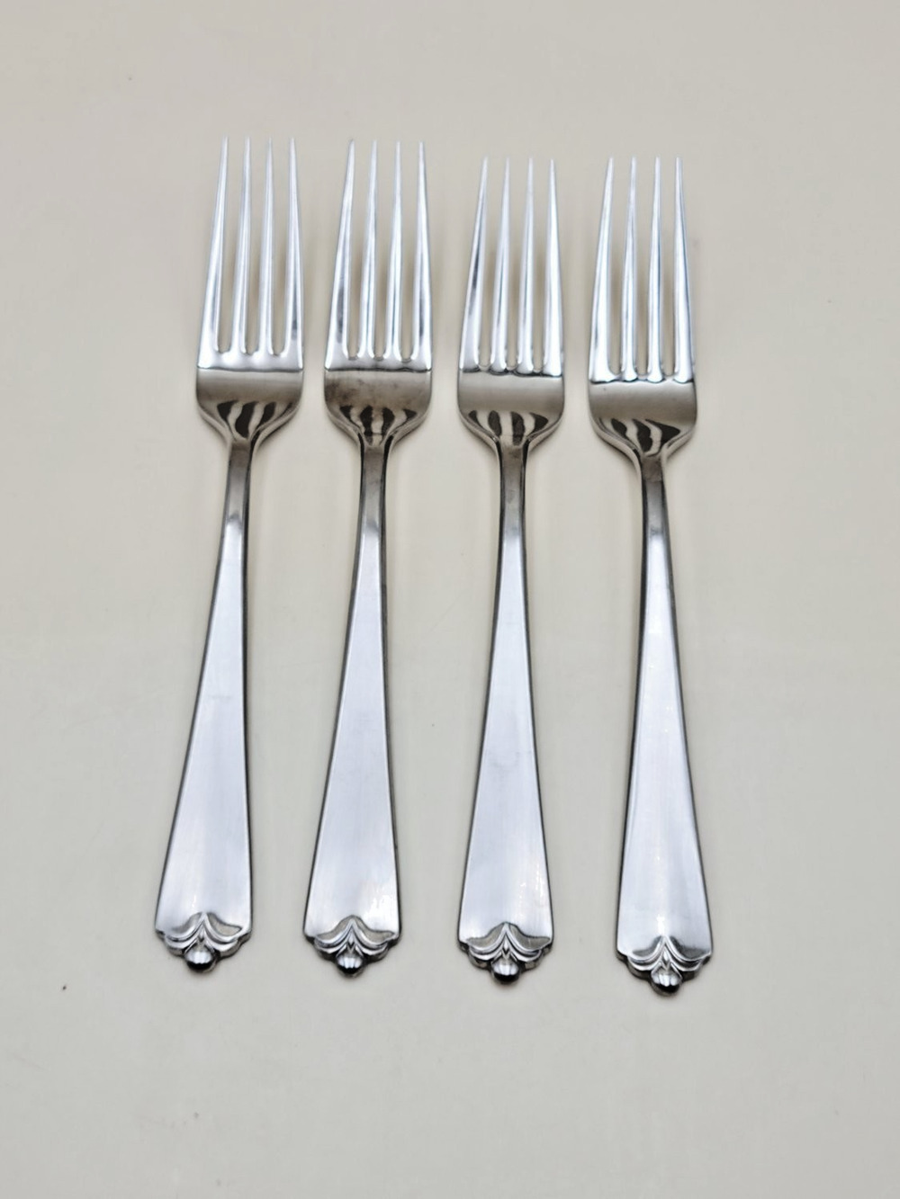 Wallace Lotus 18/8 Stainless Steel Set 4 Dinner Fork Flatware
